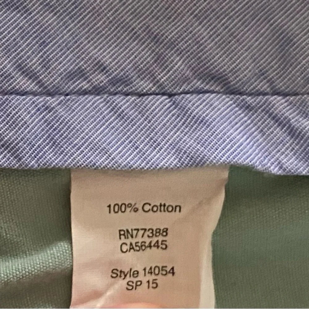J. CREW-MENS LIGHT GREEN SHORTS-SIZE 33
